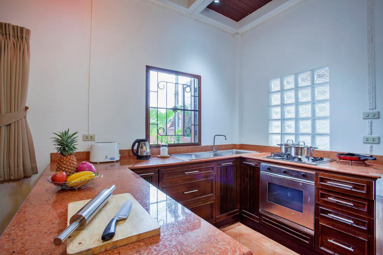 Traditional Thai Villa Nikkie In Tropical Nature, 4Br & Pool, Near Rawai Beach Nai Harn Eksteriør billede